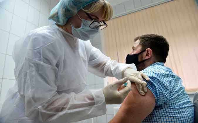 حملة تحسيسية بولاية تونس للتشجيع على استكمال جرعتي التلقيح ضد كوفيد-19