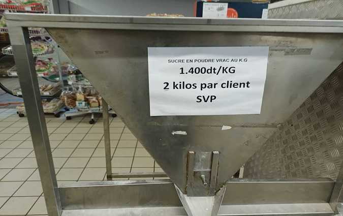 صفوف طويلة للظفر بـ’كيلو’ من سكر الجزائر