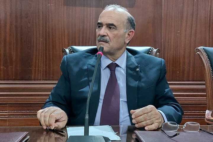 والي صفاقس: سأطرد الاداريين الذين لا يعملون وأعوضهم بجيش البطّالة !