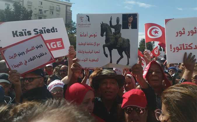 الداخلية: منع المتظاهرين من دخول شارع الحبيب بورقيبة كان بعد استشارة النيابة العمومية