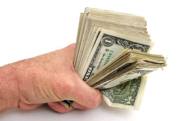 المرصد التونسي للاقتصاد : رفع الدعم على المحروقات يفيد الأسر الأكثر ثراء
