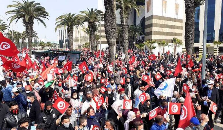 صفحات قريبة من حركة النهضة تدعو التونسيين إلى التظاهر
